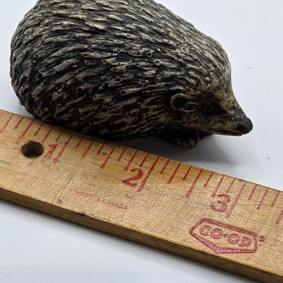 Vintage Hedgehog Figurine Set Resin Mother and Babies Woodland Animal Décor - Picture 10 of 10